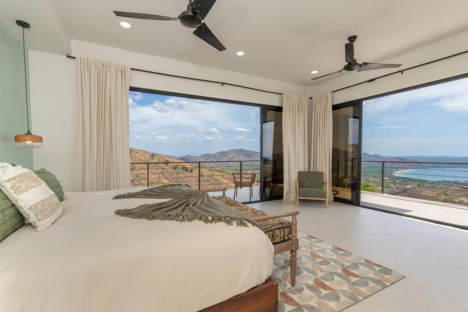 NEW! Oceanview, Infinity Pool, Spacious & Private Luxury Group Retreat House in Guanacaste Province