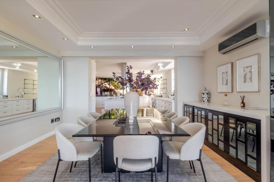 165 Villa on Kloof House in Cape Town