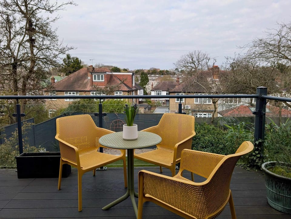 View (from property/room), Balcony/Terrace, Garden view