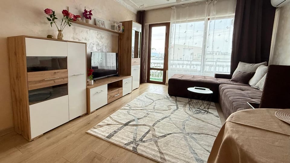 Communal lounge/ TV room, TV and multimedia, Living room