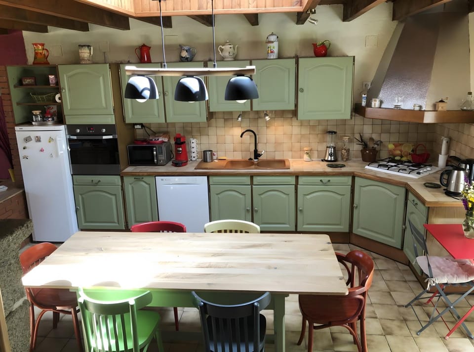 Kitchen or kitchenette, Living room