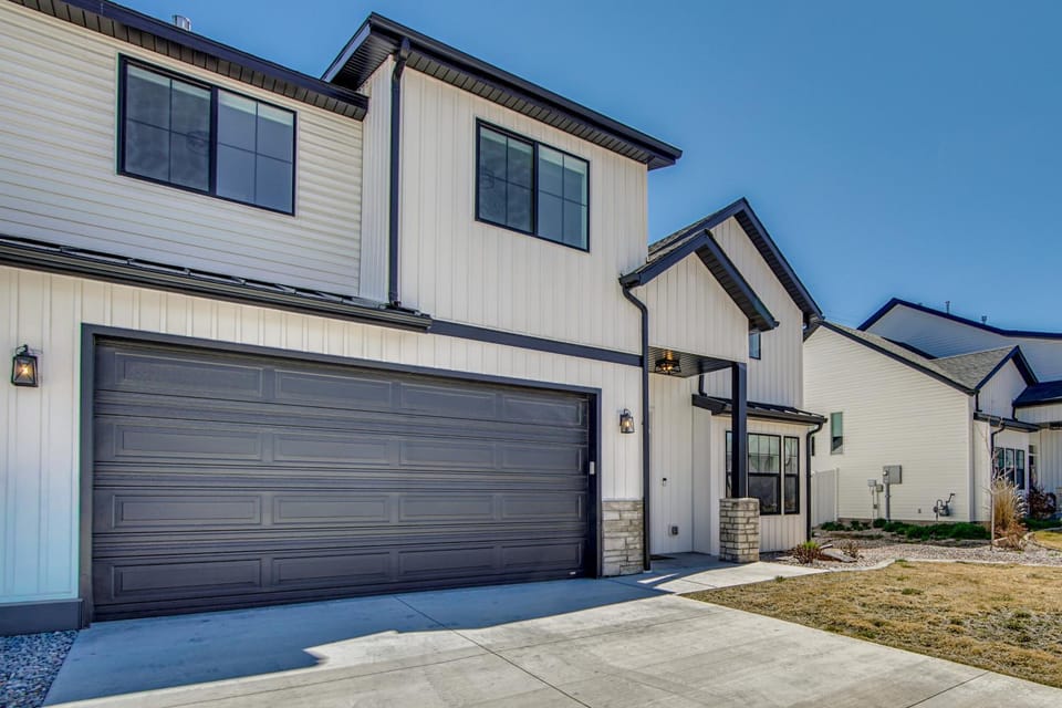 18 Mi to Zion! Adventure Hub w/ Yard House in Cedar City