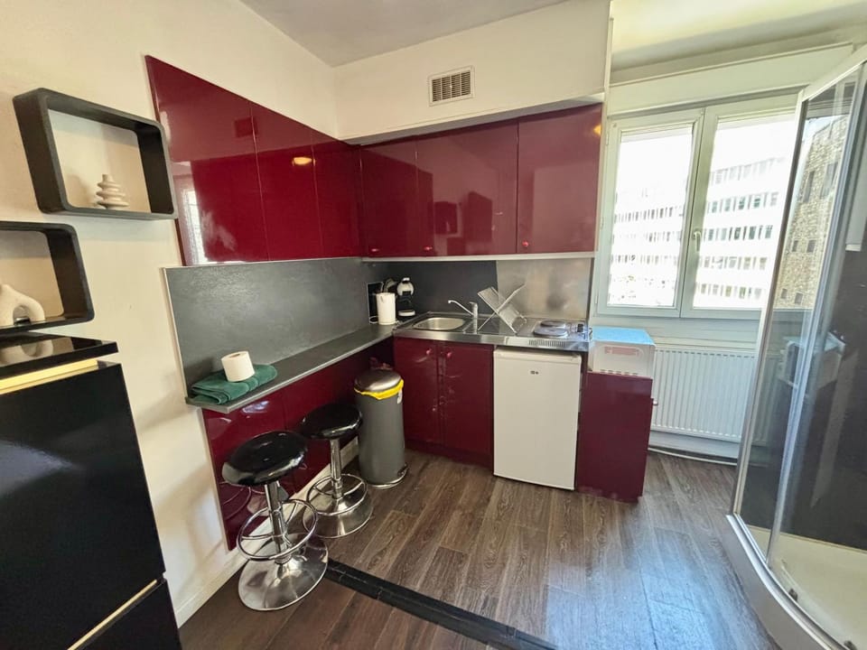 Studio 2 Colisée Champs Elysées Apartment in Paris