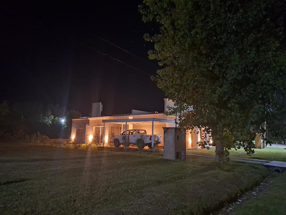 Casa Termas del Salado en General Belgrano House in Buenos Aires Province