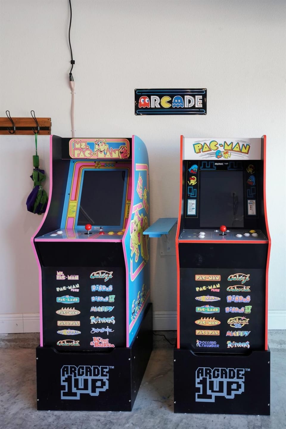 Arcade, Golf Cart, Bikes, 2 Kitchens plus more House in Florida