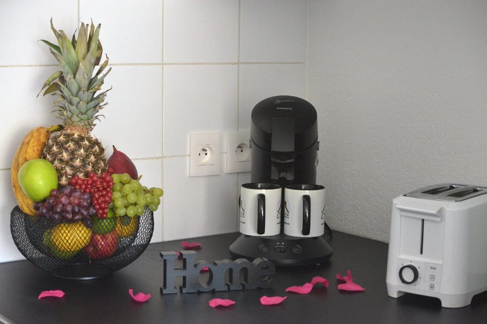 Coffee/tea facilities, Kitchen or kitchenette, toaster