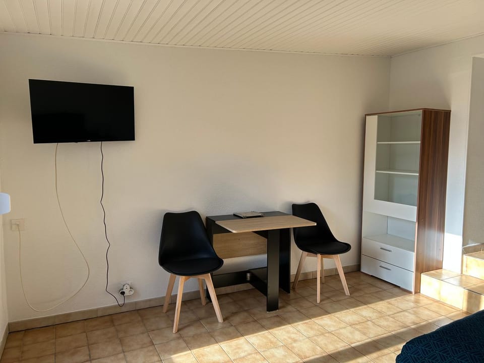 TV and multimedia, Dining area