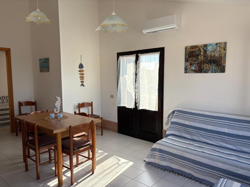 Casa Le Ginestre - Calasetta Apartment in Calasetta