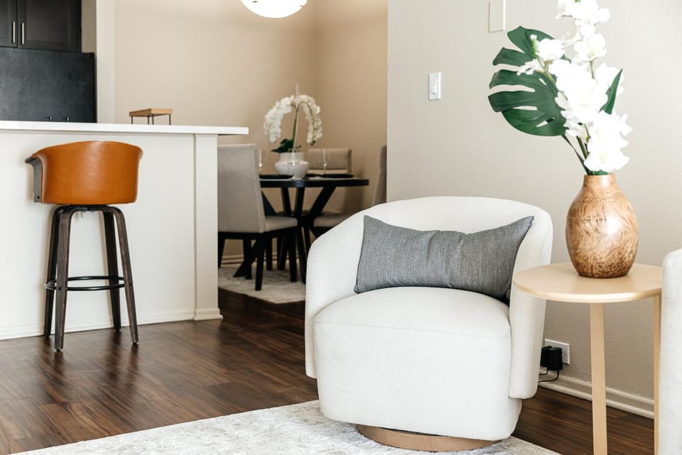 Living room, Seating area, Dining area