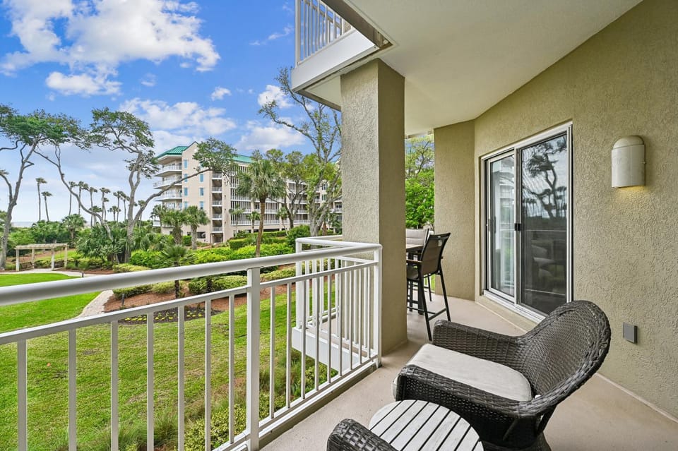 Day, Garden, Balcony/Terrace, Seating area, Garden view, furniture