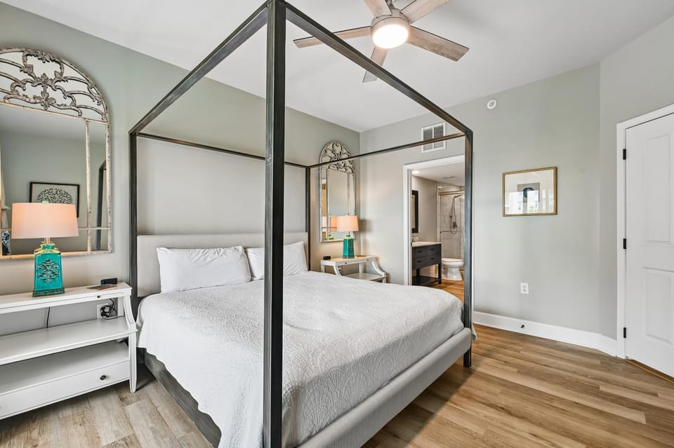 Bed, Day, Bathroom, Bedroom, furniture