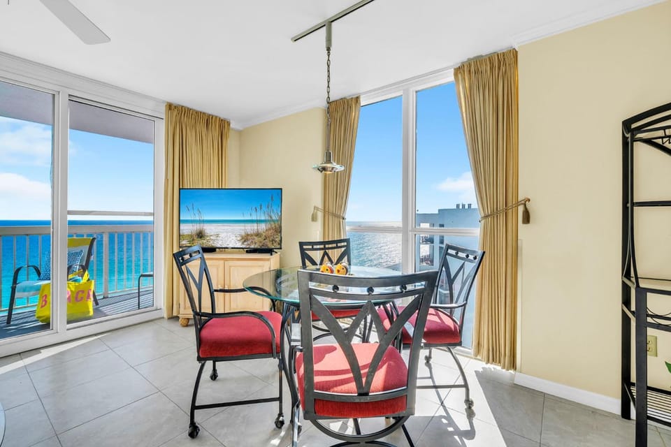Day, TV and multimedia, Balcony/Terrace, Dining area, Sea view, furniture