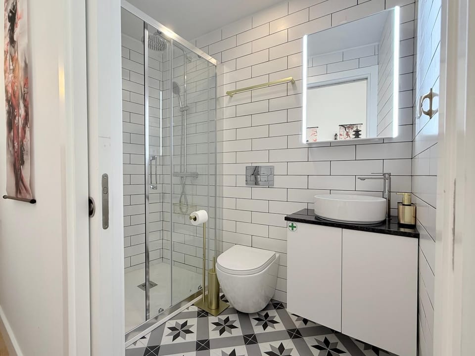 Shower, Toilet, Bathroom