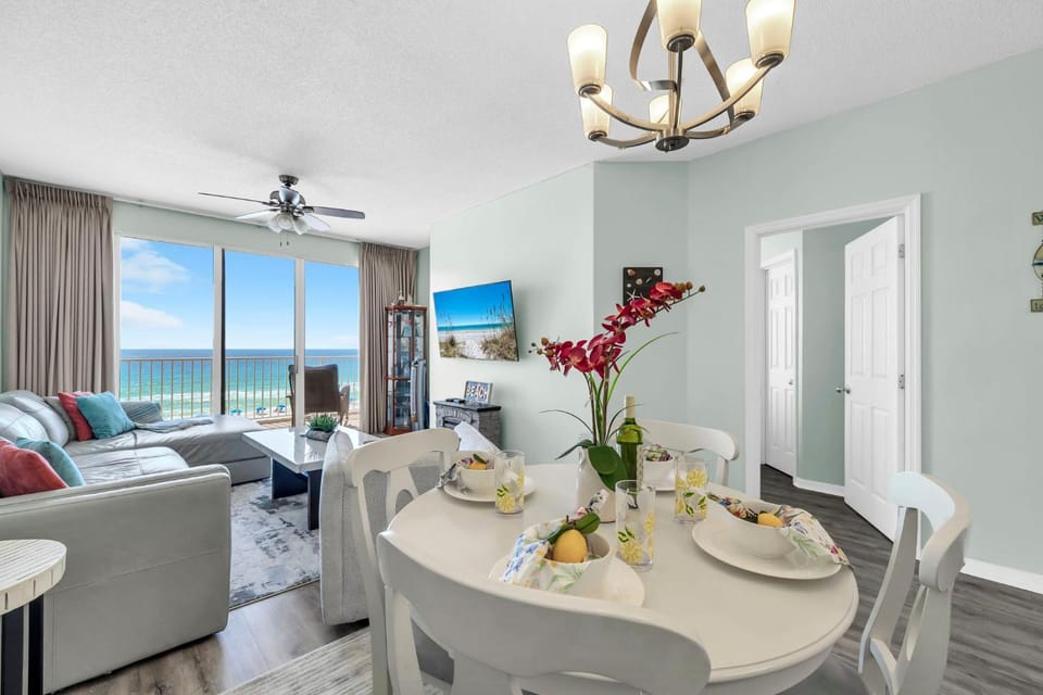 Day, TV and multimedia, View (from property/room), Living room, Dining area, Sea view, furniture
