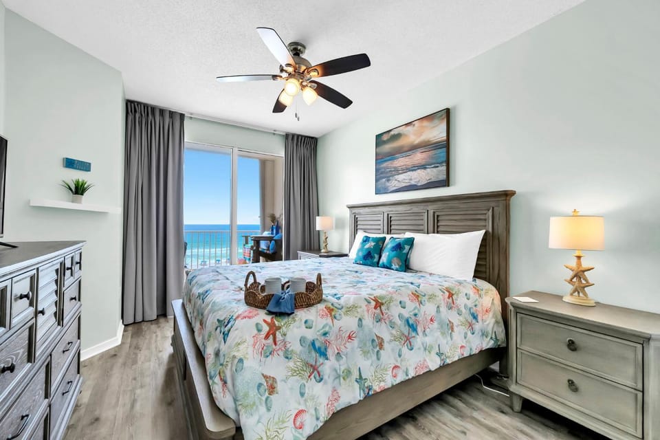 Bed, Day, Balcony/Terrace, Bedroom, Sea view, furniture