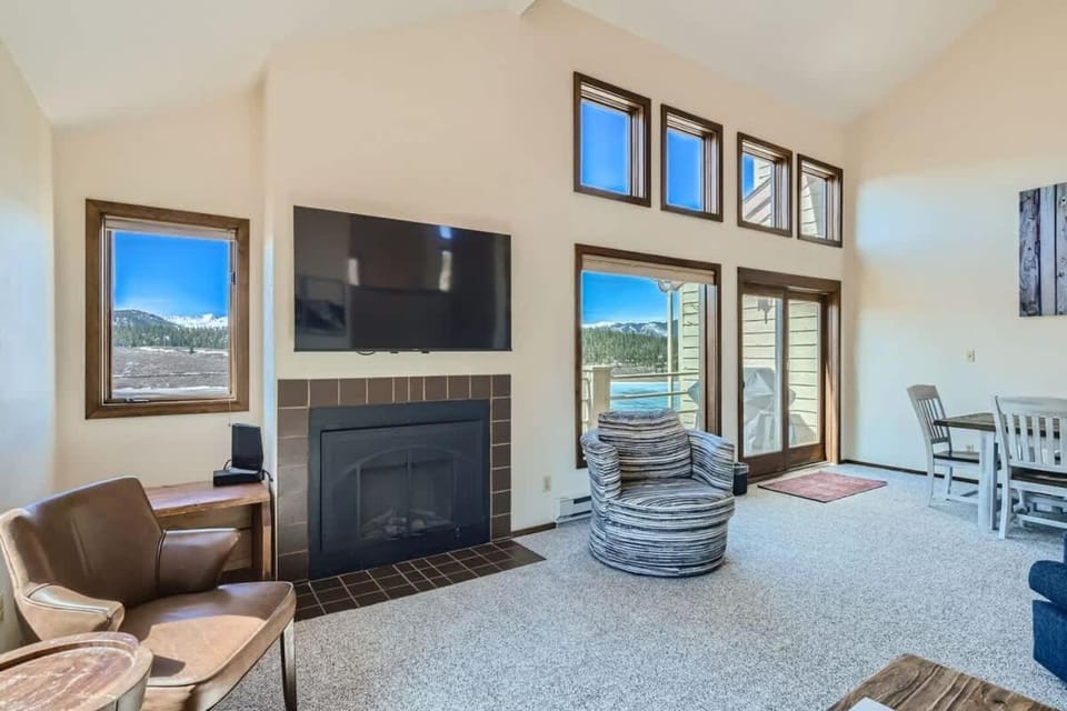 Family 2bedroom with Loft Lake Views Amazing Location House in Dillon