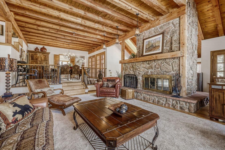 Platinum Charming Mountain Home away Home House in Keystone