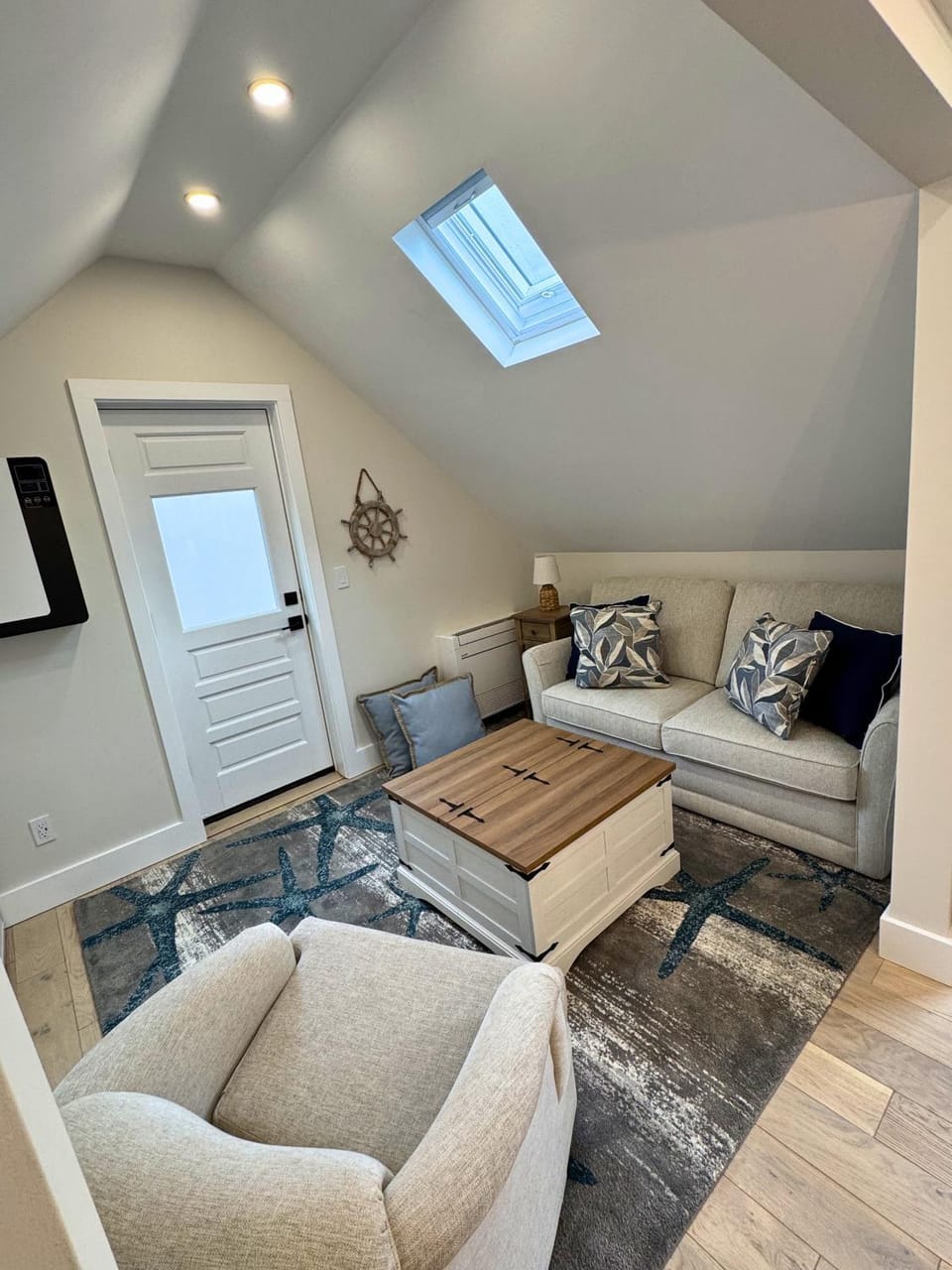 Living room, Photo of the whole room, Seating area