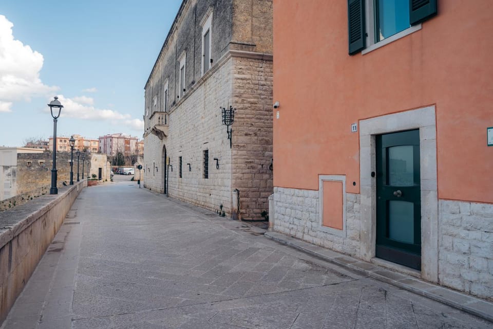 Green Door Apartment in Apulia