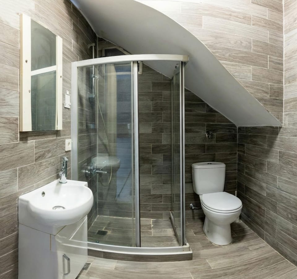 Shower, Toilet, Bathroom