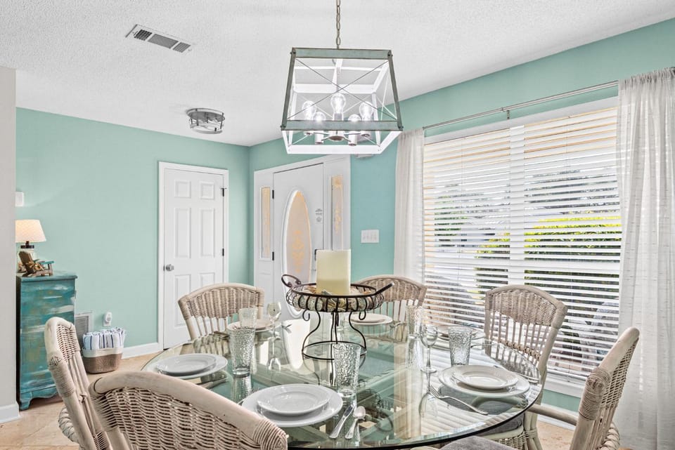 Seating area, Dining area, furniture