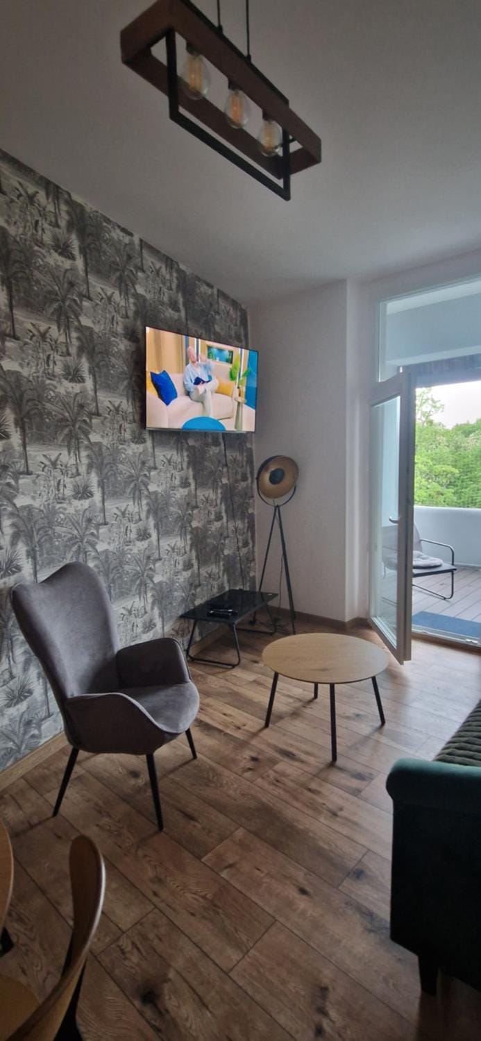 Apartament przy Parku Stare Miasto, 100m2, 3 pokoje, taras Apartment in Poland