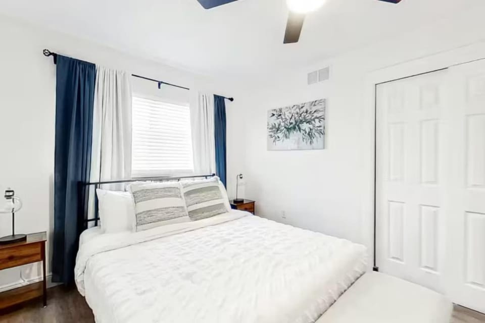 Coastal Sarasota 4BR - Minutes to Siesta Key House in Sarasota