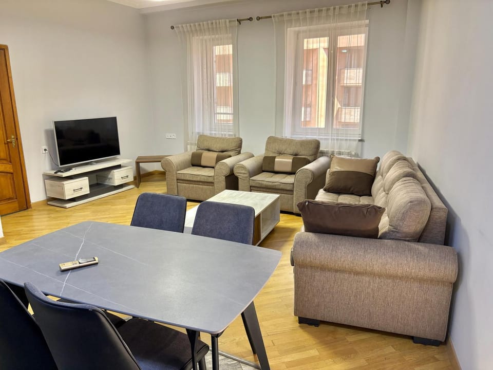 В центре Еревана светлая, тёплая квартира! Apartment in Yerevan