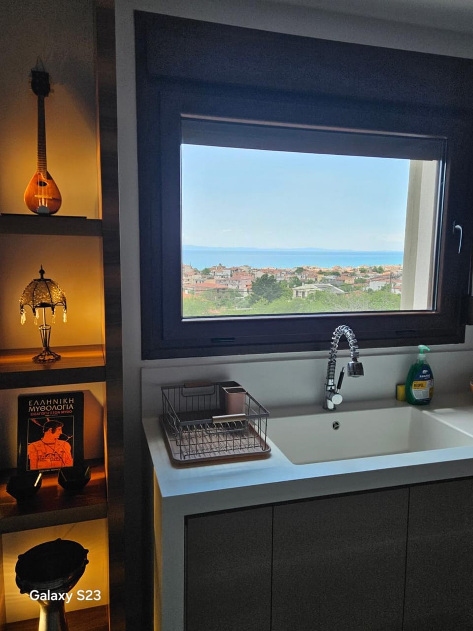 Kitchen or kitchenette, Sea view