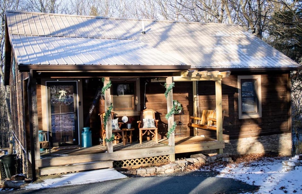 Welcome to Cozy Cabina! Cabin in Brushy Fork