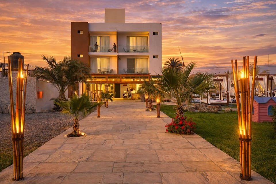 Property building, Restaurant/places to eat, Facade/entrance, Swimming pool, Breakfast, Sunset