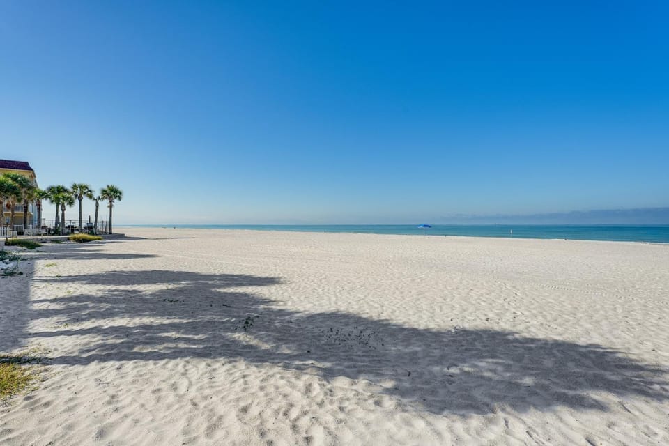 Beachfront! Indian Rocks Beach Condo w/ Balcony House in Indian Rocks Beach