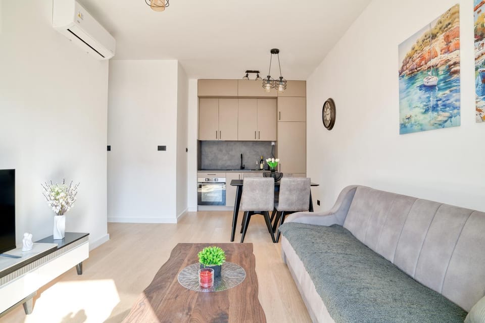 Boka Gardens Sea View Apartment 2 by MN Property Apartment in Dobrota