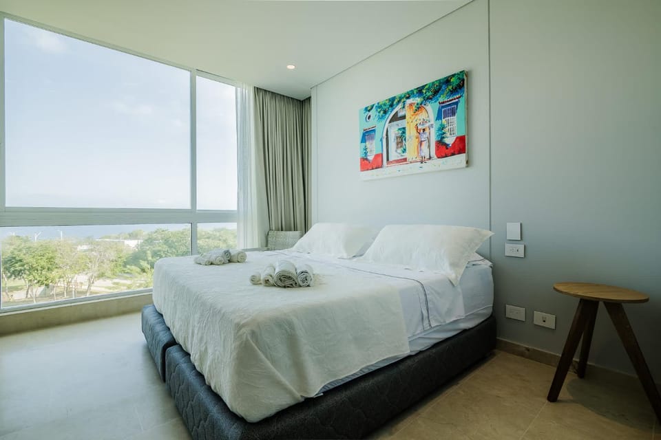 Bed, towels