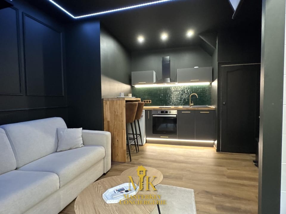 Kitchen or kitchenette, Living room, Seating area
