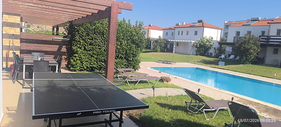 Table tennis