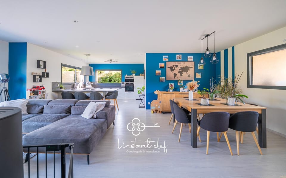 Kitchen or kitchenette, Living room, Dining area