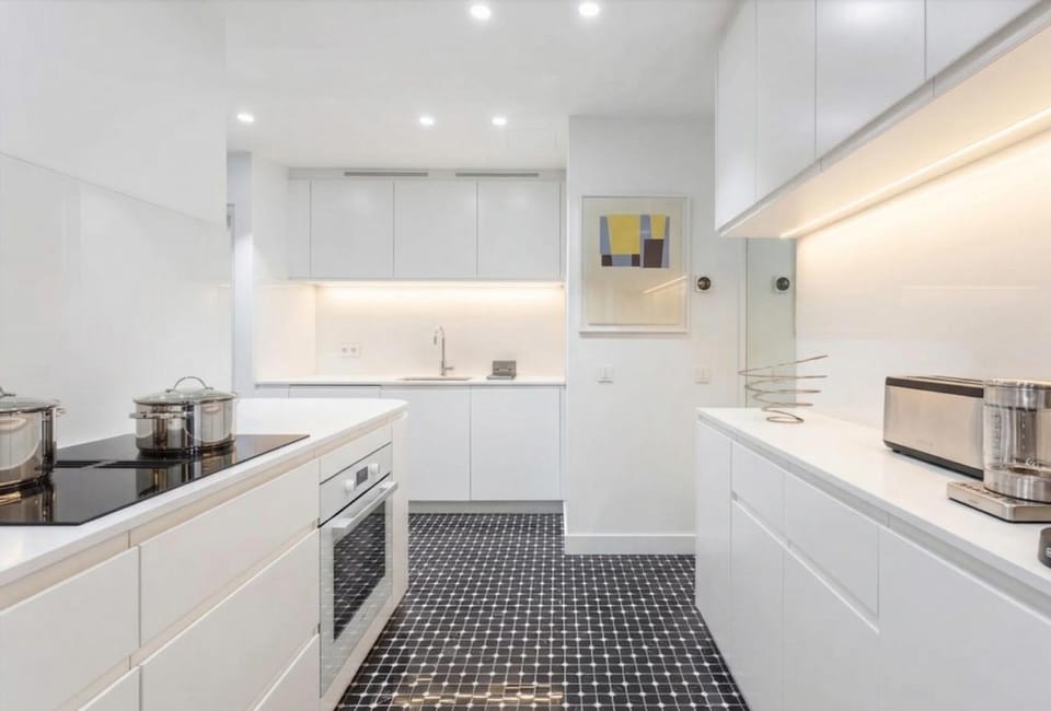 Coffee/tea facilities, Kitchen or kitchenette, dishwasher, minibar, pet friendly, stove
