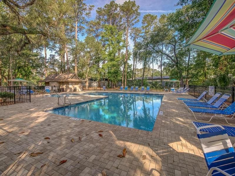 Swimming pool, sunbed