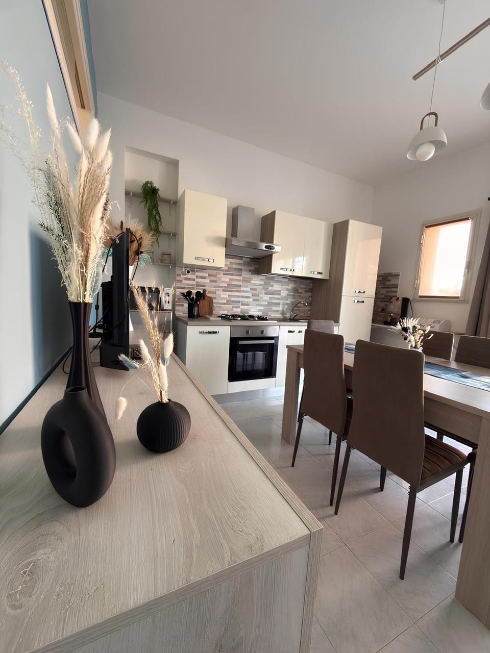 TV and multimedia, Kitchen or kitchenette, Living room, oven