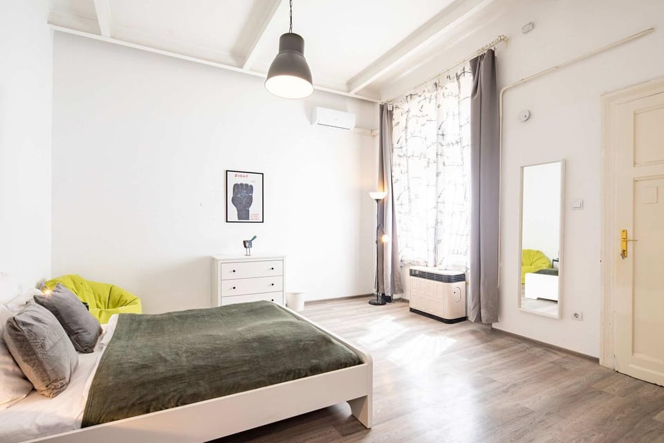 Ultra Central - Quiet and Comfy Apartment in Budapest