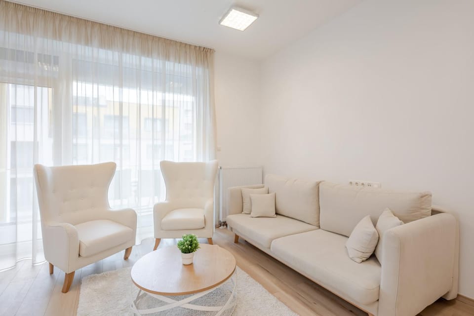 Balcony - Central - Large - Modern Apartment in Budapest