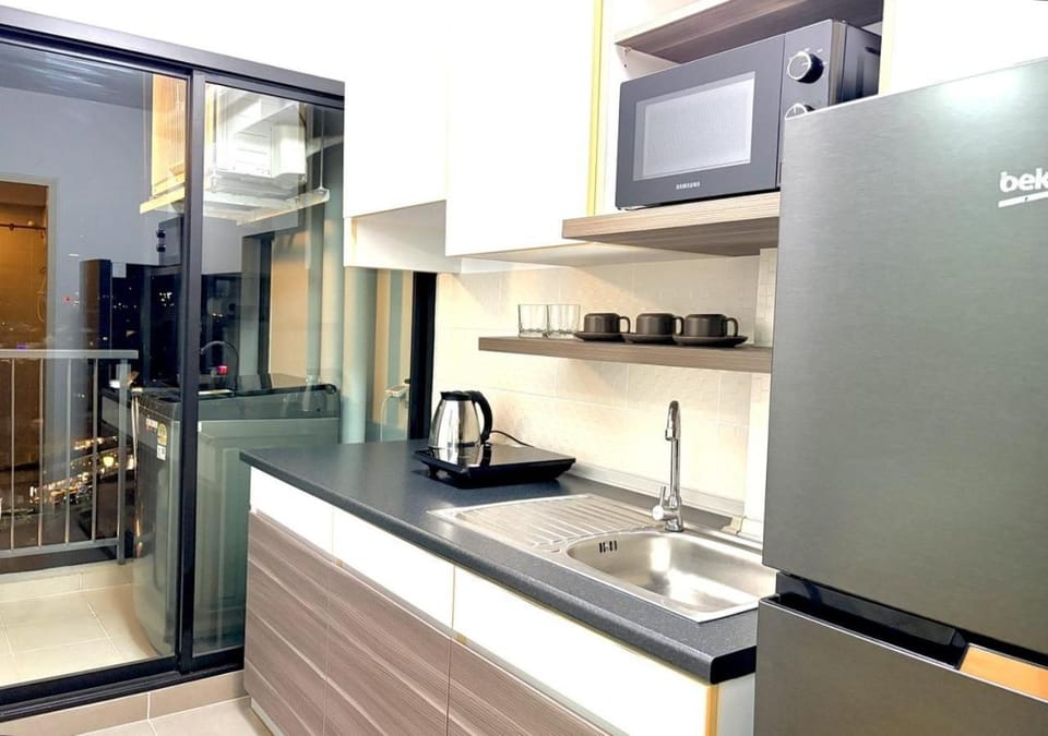 microwave, washing machine, kitchen