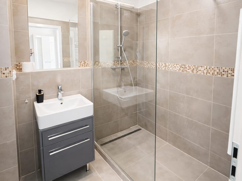 Shower, Bathroom