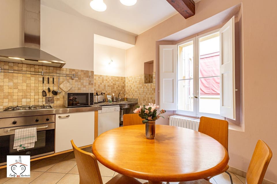Kitchen or kitchenette, Living room, Seating area, dishwasher, microwave, kitchen