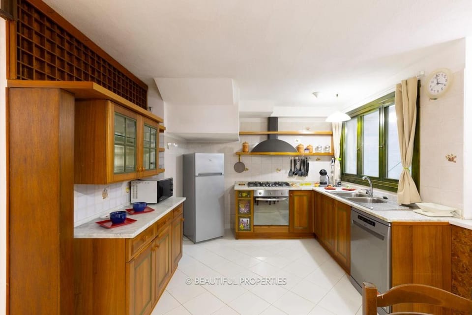 Room with kitchen & free parking 100 m from the sea Apartment in Quartu Sant'Elena