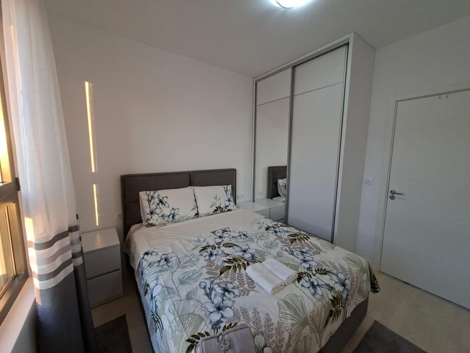 Bedroom, wardrobe