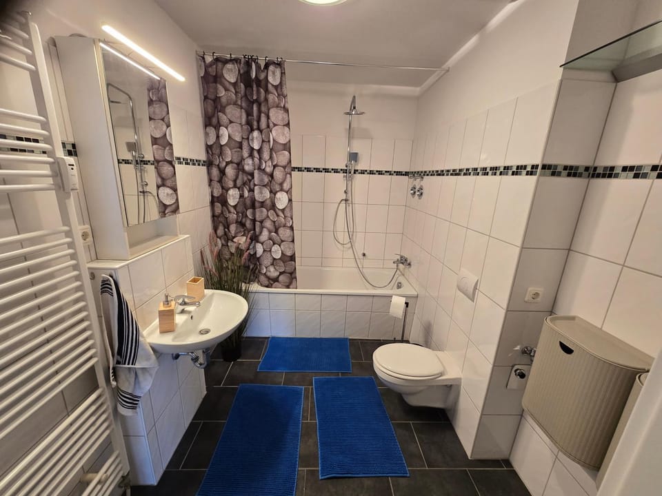 Shower, Toilet, Bathroom, Bath