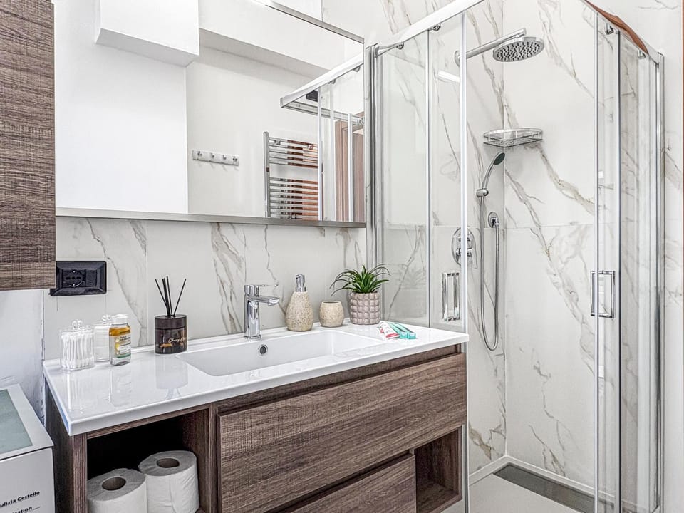Shower, Bathroom