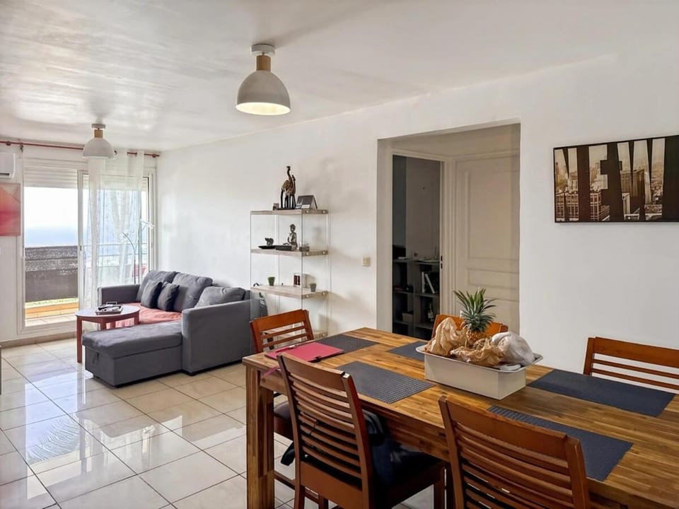 T3 Belle vue mer Proche Clinique Apartment in Réunion